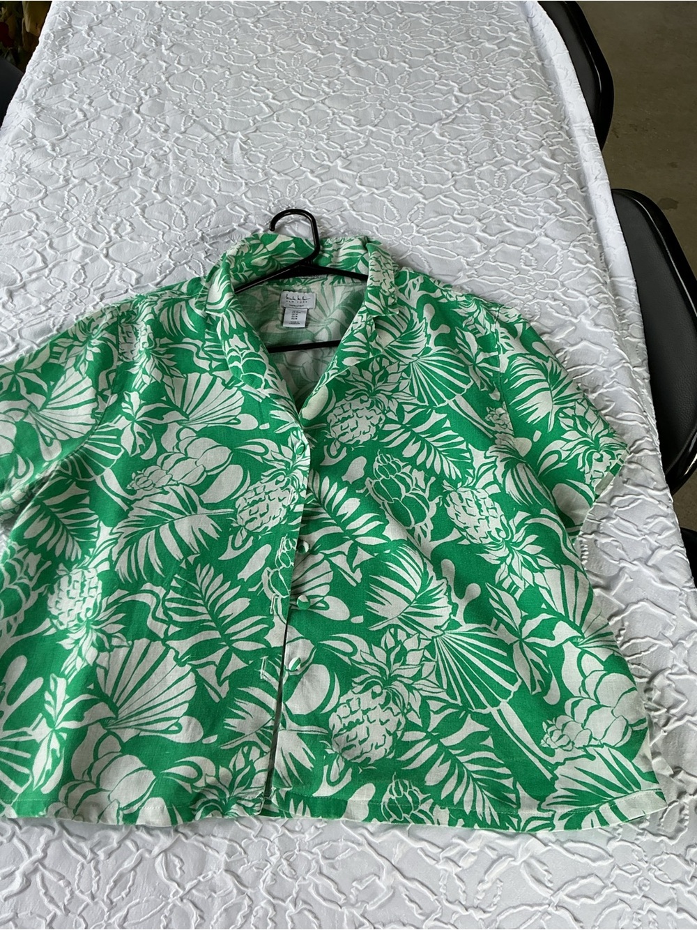 Nicole Miller Green and White Tropical-Print Button-Front Shirt